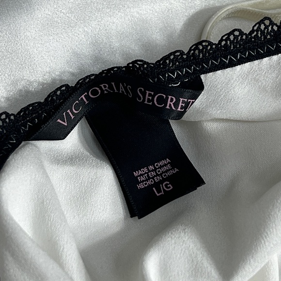 Vintage Victoria Secret White and Black Lace Dress - Picture 16 of 16